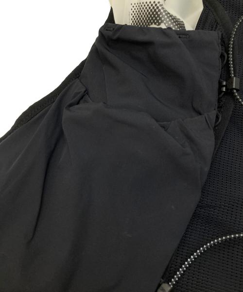 on（オン）on (オン) ULTRA VEST 10L ブラック サイズ:Mの古着・服飾アイテム