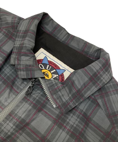 Quiksilver（クイックシルバー）Quiksilver (クイックシルバー) チェックスタンドカラージャケット グレー サイズ:Mの古着・服飾アイテム