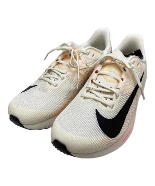 NIKE（ナイキ）NIKE (ナイキ) AIR ZOOM RIVAL FLY 4 ホワイト サイズ:27.5の古着・服飾アイテム