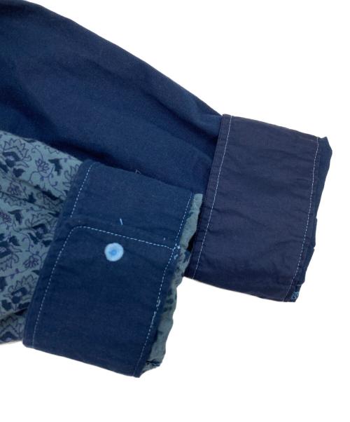 YSTRDY'S TMRRW（イエスタデイズトゥモロウ）YSTRDY'S TMRRW (イエスタデイズトゥモロウ) SILK ROAD FABRIC MIX PANEL SHIRT ネイビー サイズ:mediumの古着・服飾アイテム