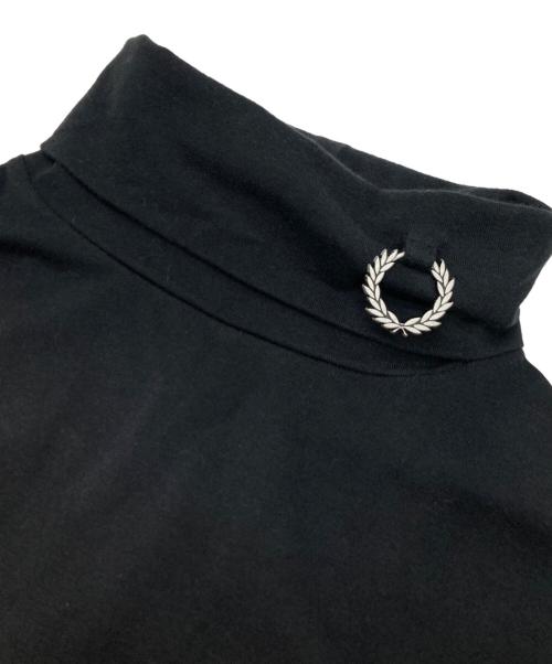 RAF SIMONS（ラフシモンズ）RAF SIMONS (ラフシモンズ) FRED PERRY (フレッドペリー) Laurel Wreath Detail Roll Neck Shirt ブラック サイズ:Sの古着・服飾アイテム