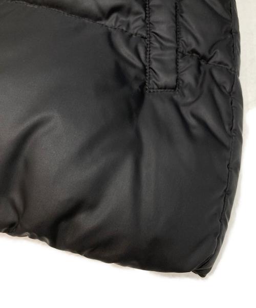 DUVETICA（デュベティカ）DUVETICA (デュベティカ) ファー付ダウンジャケット ブラック サイズ:40の古着・服飾アイテム