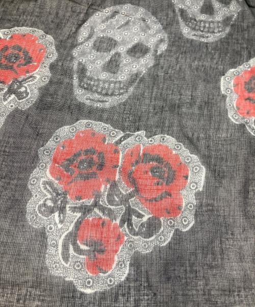 ALEXANDER McQUEEN（アレキサンダーマックイーン）ALEXANDER McQUEEN (アレキサンダーマックイーン) スカルストール ブラックの古着・服飾アイテム