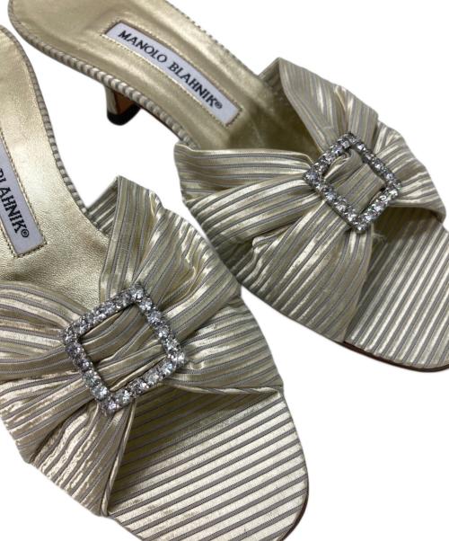 Manolo Blahnik（マノロブラニク）Manolo Blahnik (マノロブラニク) ミュールサンダル ゴールド サイズ:36 1/2の古着・服飾アイテム