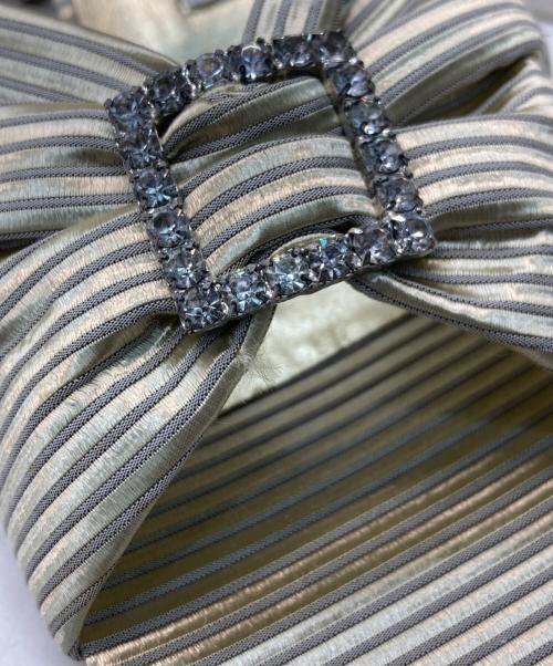 Manolo Blahnik（マノロブラニク）Manolo Blahnik (マノロブラニク) ミュールサンダル ゴールド サイズ:36 1/2の古着・服飾アイテム