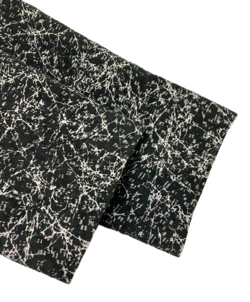 ISSEY MIYAKE MEN（イッセイミヤケメン）ISSEY MIYAKE MEN (イッセイミヤケメン) 総柄テーラードジャケット グレー サイズ:2の古着・服飾アイテム