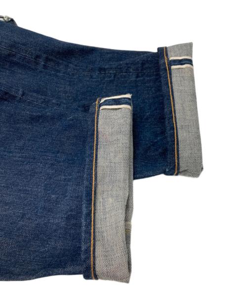 TENDERLOIN（テンダーロイン）TENDERLOIN (テンダーロイン) ボタンフライシンチバックデニムパンツ インディゴ サイズ:30の古着・服飾アイテム