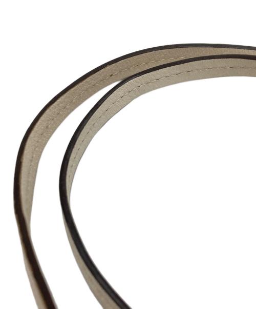 J&M DAVIDSON（ジェイ＆エム デヴィッドソン）J&M DAVIDSON (ジェイ＆エム デヴィッドソン) ミニデイジー スタッズ ハンドバッグ ホワイトの古着・服飾アイテム