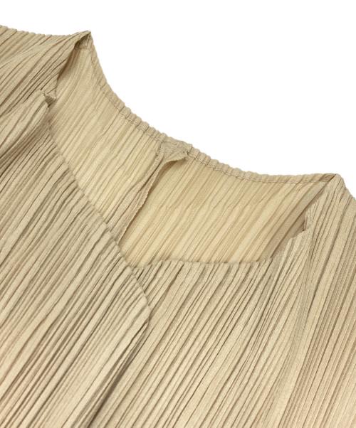 PLEATS PLEASE（プリーツプリーズ）PLEATS PLEASE (プリーツプリーズ) プリーツノーカラージャケット ベージュ サイズ:3の古着・服飾アイテム