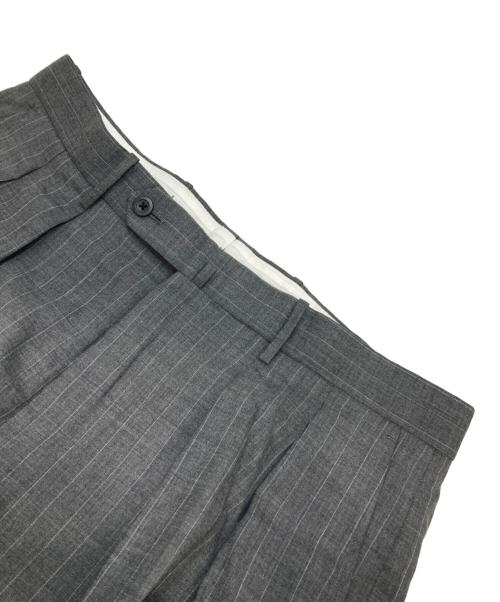 STEVEN ALAN（スティーブンアラン）STEVEN ALAN (スティーブンアラン) トロピカル ピンストライプ インツープリーツ ドレス トラウザーズ グレー サイズ:XLの古着・服飾アイテム