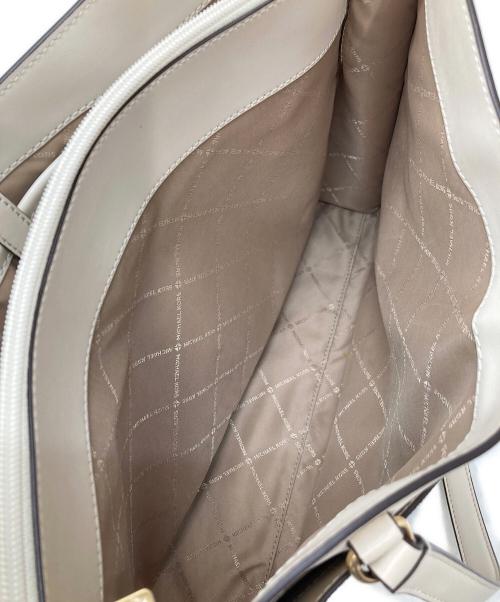 MICHAEL KORS（マイケル・コース）MICHAEL KORS (マイケル・コース) ハンドバッグ ベージュの古着・服飾アイテム