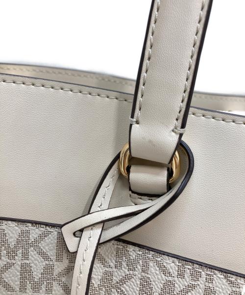MICHAEL KORS（マイケル・コース）MICHAEL KORS (マイケル・コース) ハンドバッグ ベージュの古着・服飾アイテム