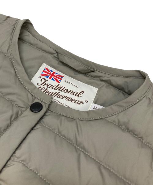 Traditional Weatherwear（トラディショナルウェザーウェア）Traditional Weatherwear (トラディショナルウェザーウェア) クリー ロング カラーレス キルティングコート グレー サイズ:34の古着・服飾アイテム