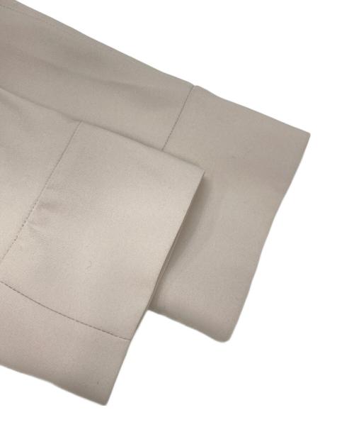 UNTITLED（アンタイトル）UNTITLED (アンタイトル) バックサテン トレンチコート アイボリー サイズ:3の古着・服飾アイテム