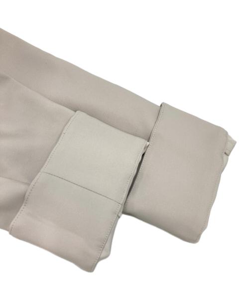 UNTITLED（アンタイトル）UNTITLED (アンタイトル) バックサテン トレンチコート アイボリー サイズ:3の古着・服飾アイテム