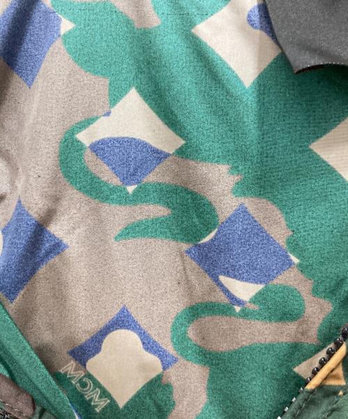 MCM（エムシーエム）MCM (エムシーエム) CAMO PONCHO COAT オリーブ サイズ:Mの古着・服飾アイテム