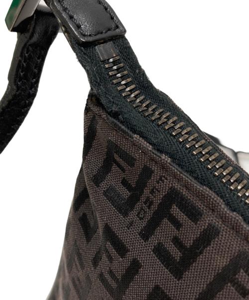 FENDI（フェンディ）FENDI (フェンディ) ロゴショルダーバッグ ブラウンの古着・服飾アイテム