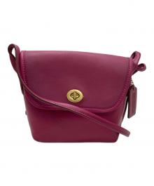 COACH（コーチ）の古着「逆台形型ターンロックレザーショルダーバッグ」｜ピンク