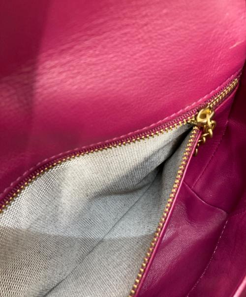 COACH（コーチ）COACH (コーチ) 逆台形型ターンロックレザーショルダーバッグ ピンクの古着・服飾アイテム