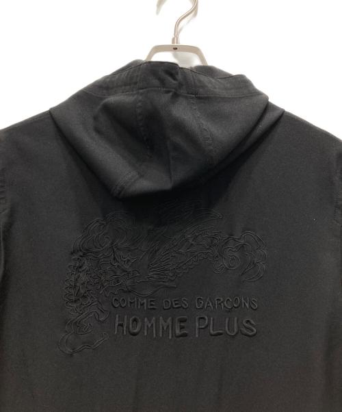 COMME des GARCONS HOMME PLUS（コムデギャルソンオムプリュス）COMME des GARCONS HOMME PLUS (コムデギャルソンオムプリュス) 再構築 バック刺繍 フーデットロングプルオーバー ブラック サイズ:Sの古着・服飾アイテム