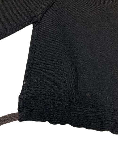 COMME des GARCONS HOMME PLUS（コムデギャルソンオムプリュス）COMME des GARCONS HOMME PLUS (コムデギャルソンオムプリュス) 再構築 バック刺繍 フーデットロングプルオーバー ブラック サイズ:Sの古着・服飾アイテム