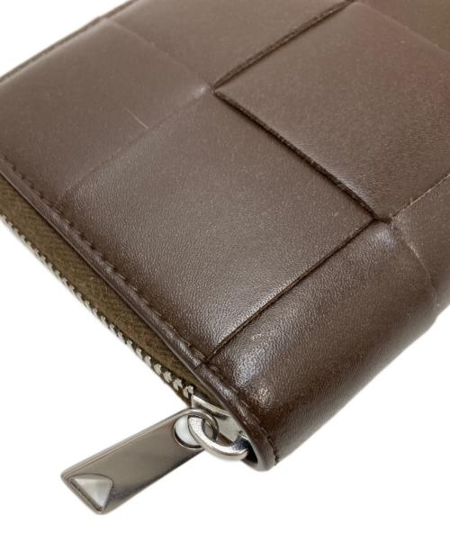 BOTTEGA VENETA（ボッテガベネタ）BOTTEGA VENETA (ボッテガベネタ) スモールカセットコンパクトウォレット ブラウンの古着・服飾アイテム