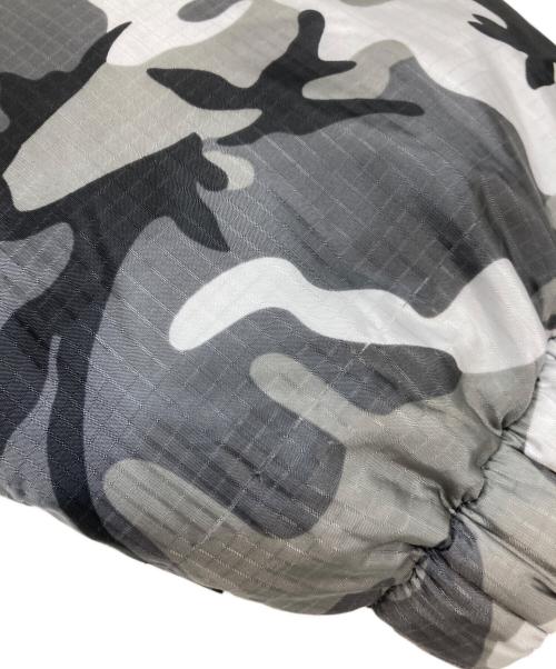 CELINE（セリーヌ）CELINE (セリーヌ) カモフラ柄 ダウンジャケット グレー サイズ:46の古着・服飾アイテム