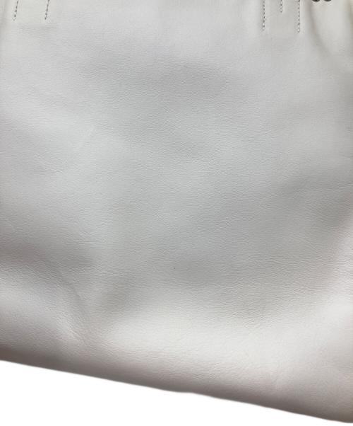 J&M DAVIDSON（ジェイ＆エム デヴィッドソン）J&M DAVIDSON (ジェイ＆エム デヴィッドソン) スタッズトートバッグ ホワイトの古着・服飾アイテム