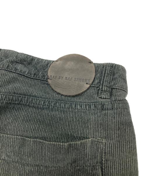 RAF BY RAF SIMONS（ラフバイ ラフシモンズ）RAF BY RAF SIMONS (ラフバイ ラフシモンズ) コーデュロイパンツ オリーブ サイズ:W31(実寸参照)の古着・服飾アイテム