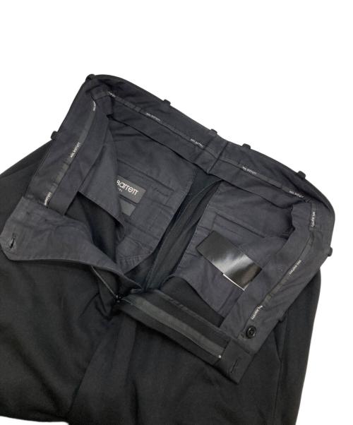 NEIL BARRETT TRAVEL（ニールバレットトラベル）NEIL BARRETT TRAVEL (ニールバレットトラベル) SLOUCH FIT LOW RISE PANTS ブラック サイズ:46の古着・服飾アイテム