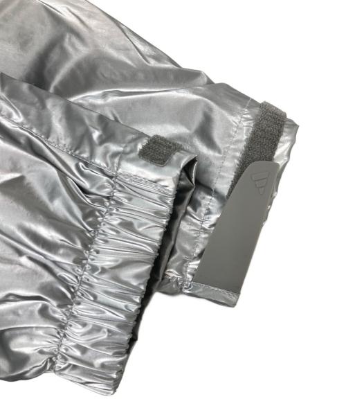 adidas（アディダス）adidas (アディダス) エキップメント メタリック ウインドブレーカー シルバー サイズ:Mの古着・服飾アイテム