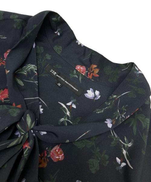 23区（ニジュウサンク）23区 (ニジュウサンク) mi-mollet (ミモレ) コラボ花柄ボウタイシャツワンピース グレー サイズ:38の古着・服飾アイテム