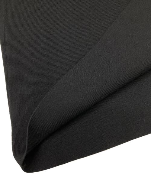 ADORE（アドーア）ADORE (アドーア) ハーフプリーツニットワンピース ブラック サイズ:38の古着・服飾アイテム