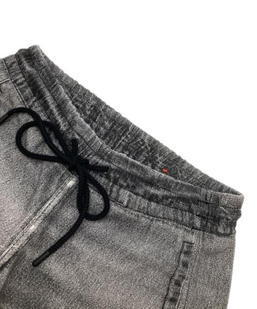 DIESEL（ディーゼル）DIESEL (ディーゼル) ジョグジーンズ グレー サイズ:W25の古着・服飾アイテム
