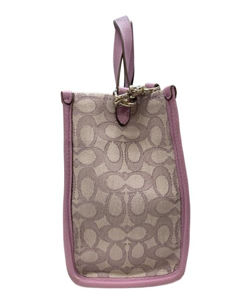 COACH（コーチ）COACH (コーチ) デンプシー キャリーオール シグネチャー ジャカード ウィズ ストライプ アンド コーチ パッチ パープルの古着・服飾アイテム