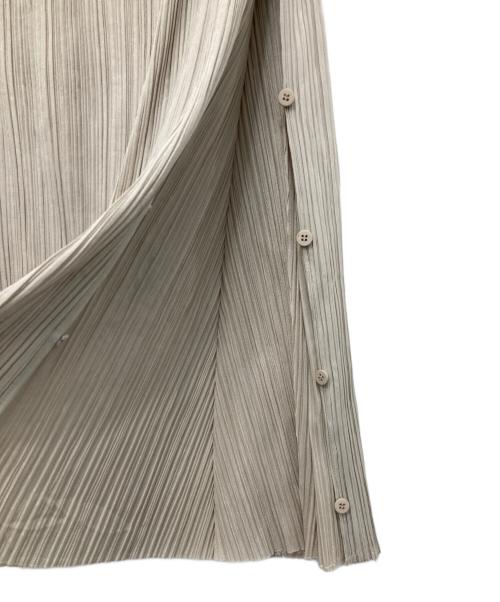 PLEATS PLEASE（プリーツプリーズ）PLEATS PLEASE (プリーツプリーズ) ボタンスリットロングスカート ベージュ サイズ:3の古着・服飾アイテム