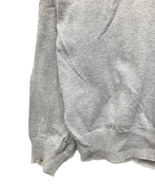 Maison Margiela 14（メゾンマルジェラ 14）Maison Margiela 14 (メゾンマルジェラ 14) エルボーパッチVネックニット グレー サイズ:Mの古着・服飾アイテム