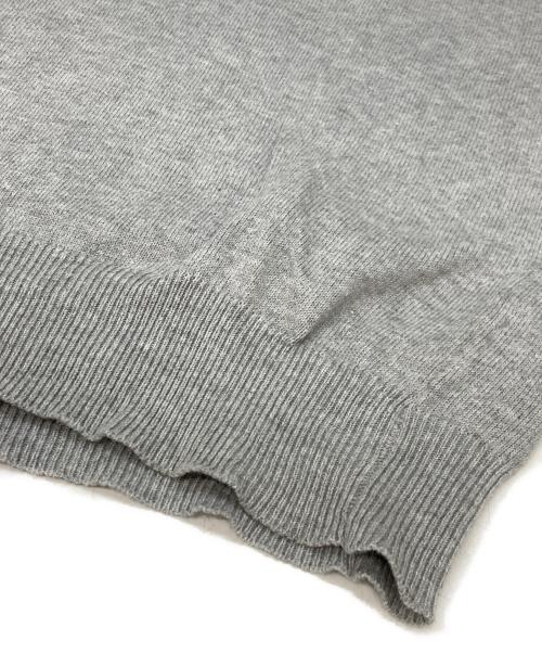 Maison Margiela 14（メゾンマルジェラ 14）Maison Margiela 14 (メゾンマルジェラ 14) エルボーパッチVネックニット グレー サイズ:Mの古着・服飾アイテム