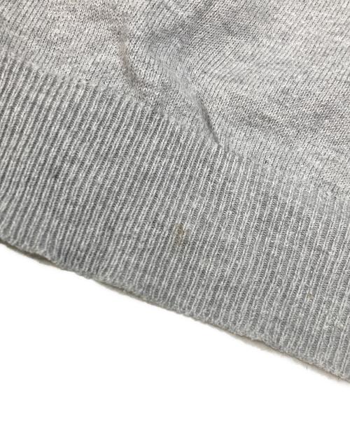 Maison Margiela 14（メゾンマルジェラ 14）Maison Margiela 14 (メゾンマルジェラ 14) エルボーパッチVネックニット グレー サイズ:Mの古着・服飾アイテム