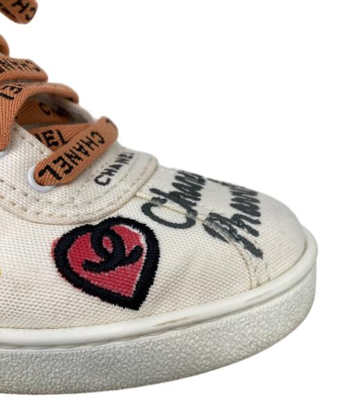 CHANEL（シャネル）CHANEL (シャネル) Pharrell Williams スニーカー ホワイト サイズ:37の古着・服飾アイテム