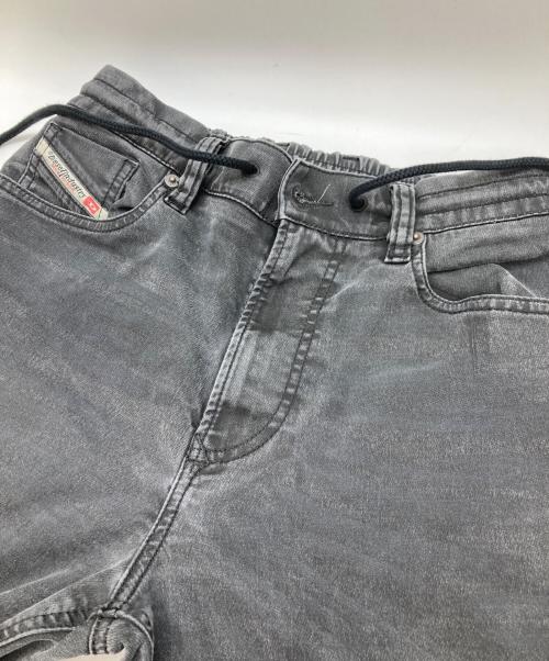 DIESEL（ディーゼル）DIESEL (ディーゼル) デニムパンツ グレー サイズ:W28 (実寸参照)の古着・服飾アイテム