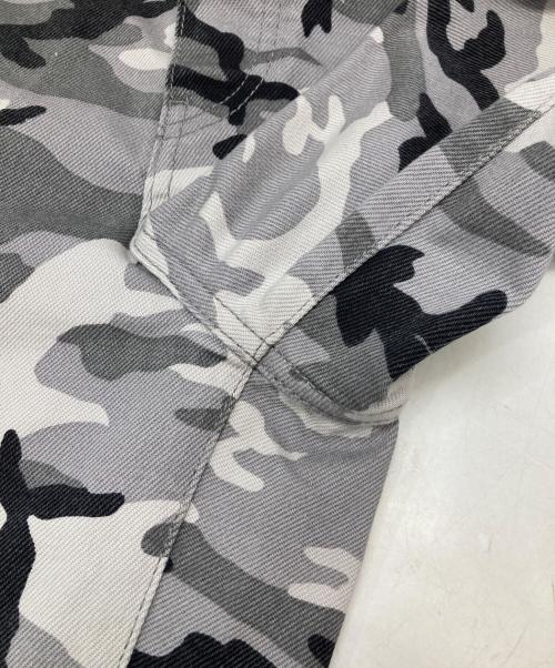 MARC JACOBS（マークジェイコブズ）MARC JACOBS (マークジェイコブズ) Camo Oversized Jean グレー サイズ:W23(実寸参照)の古着・服飾アイテム