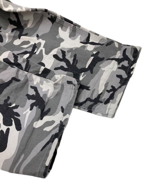 MARC JACOBS（マークジェイコブズ）MARC JACOBS (マークジェイコブズ) Camo Oversized Jean グレー サイズ:W23(実寸参照)の古着・服飾アイテム