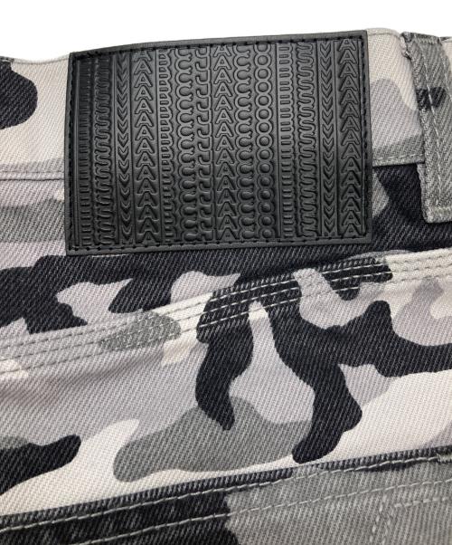 MARC JACOBS（マークジェイコブズ）MARC JACOBS (マークジェイコブズ) Camo Oversized Jean グレー サイズ:W23(実寸参照)の古着・服飾アイテム