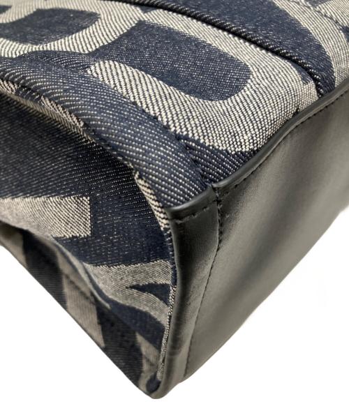 MARC JACOBS（マークジェイコブズ）MARC JACOBS (マークジェイコブズ) デニムモノグラム柄2WAYトートバッグ インディゴの古着・服飾アイテム