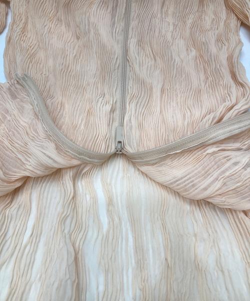 ISSEY MIYAKE（イッセイミヤケ）ISSEY MIYAKE (イッセイミヤケ) CHIFFON TWIST 1 チャカーベージュ サイズ:2の古着・服飾アイテム