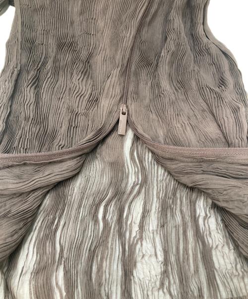 ISSEY MIYAKE（イッセイミヤケ）ISSEY MIYAKE (イッセイミヤケ) CHIFFON TWIST 1 ダークブラウン サイズ:2の古着・服飾アイテム