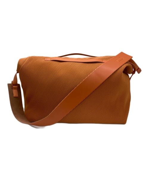 HOMME PLISSE ISSEY MIYAKE（オム プリッセ イッセイ ミヤケ）HOMME PLISSE ISSEY MIYAKE (オム プリッセ イッセイ ミヤケ) PLEATS TRAVEL BAG マナローラブリックブラウンの古着・服飾アイテム