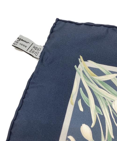 Salvatore Ferragamo（サルヴァトーレ フェラガモ）Salvatore Ferragamo (サルヴァトーレ フェラガモ) アニマル柄大判シルクスカーフ ネイビーの古着・服飾アイテム