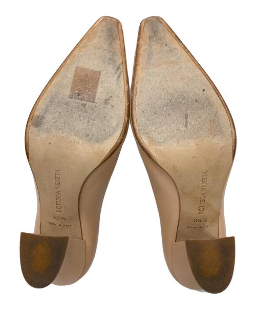 BOTTEGA VENETA（ボッテガベネタ）BOTTEGA VENETA (ボッテガベネタ) スクエアトゥチャンキーヒールパンプス ベージュ サイズ:36 1/2の古着・服飾アイテム
